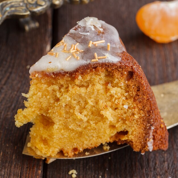 Tangerine cake with vanilla