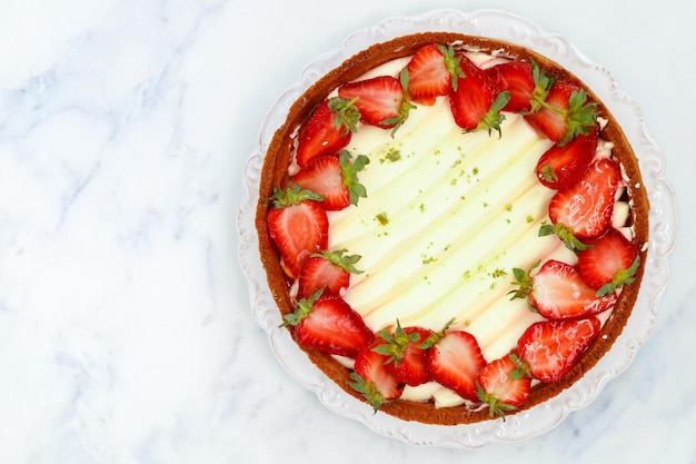 tart with strawberries