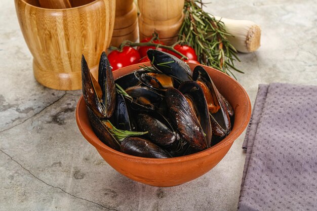 Tasty mussels in the bowl