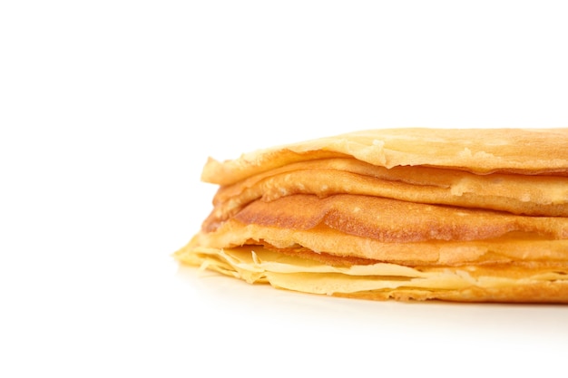 Photo tasty thin pancakes isolated on white background