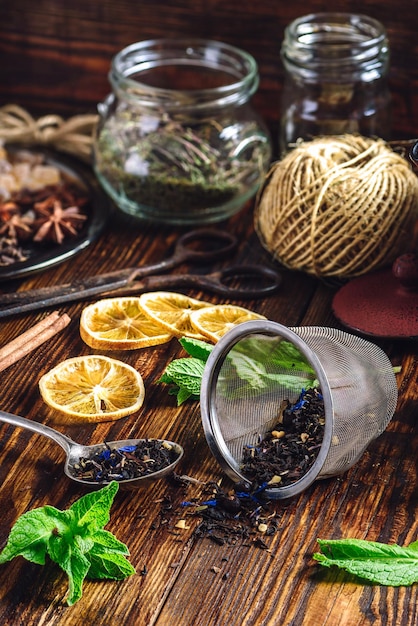 Teapot Strainer with Dry Tea