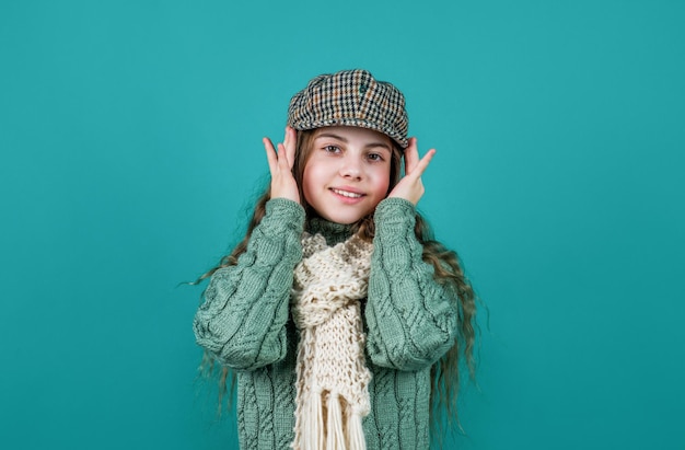 Teen child in beret and knitwear. seasonal kid fashion. christmas holiday and vacation. cute beauty keep warm. weather forecast. cheerful girl ready for winter activity.