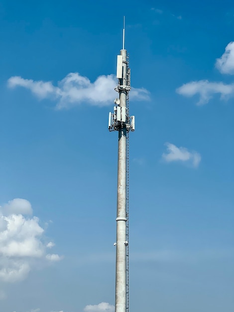 Telecommunication tower of 4G and 5G cellular Wireless Communication Antenna Transmitter Telecommunication tower with antennas Macro Base Station