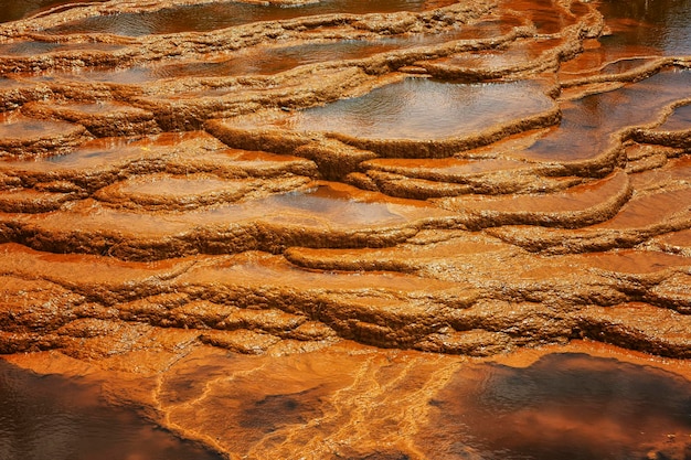 Photo terraced mineral pools of rio tinto