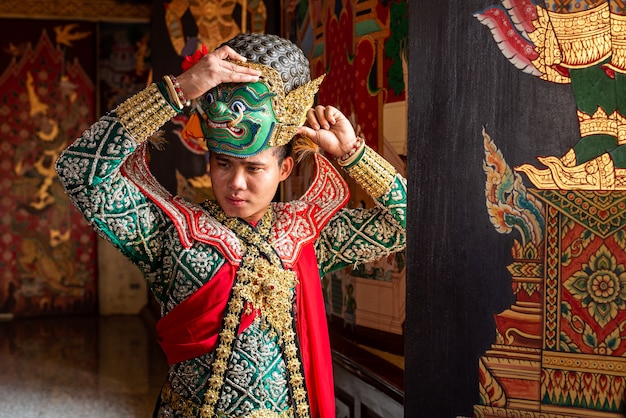 Thai dancing in Ramayana traditional mask