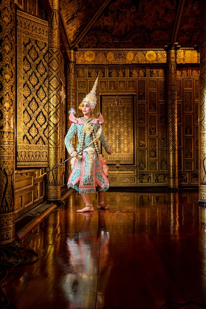 Thai dancing in Ramayana traditional mask