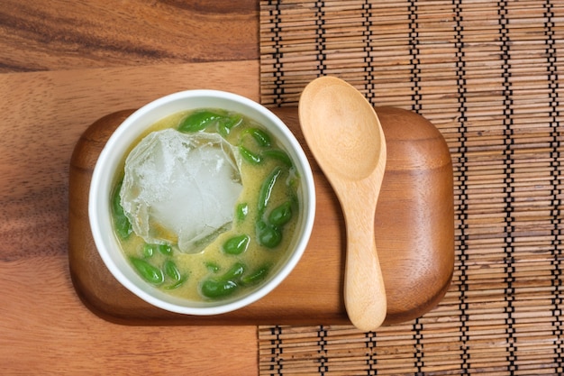 Thai dessert. Thai pandan short vermicelli in palm-sugar coconut milk.