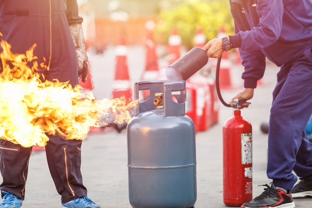 Thai people in the conflagration preventive extinguisher training program