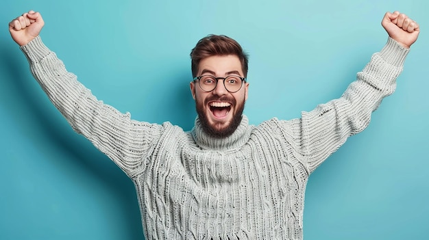 Photo thrilled young man wearing glasses