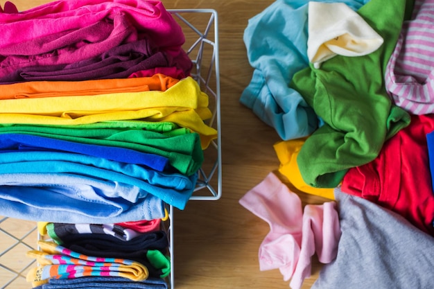 Tidy and organized color clothes with the konmari method