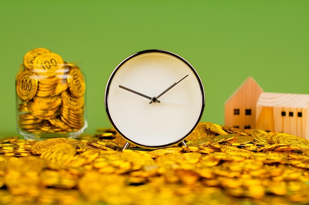 Time and gold The idea of saving gold and valuable time