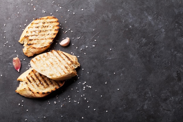 Toast bread with salt and garlic