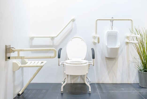 Toilet for the elderly and the disabled for support the body and slip protection