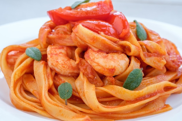 Tomato garlic shrimp tagliatelle pasta