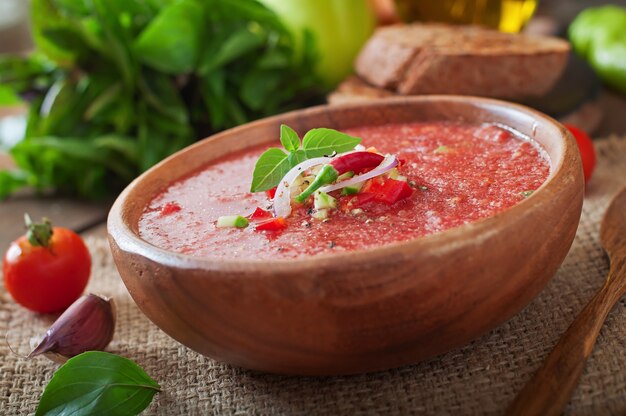 Tomato gazpacho soup with pepper and garlic.