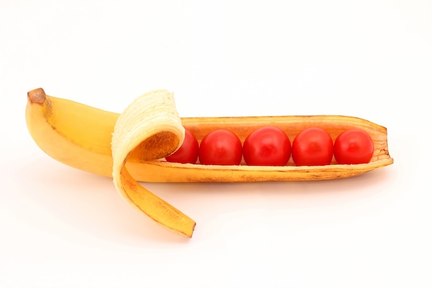 the tomatoes in the shell banana