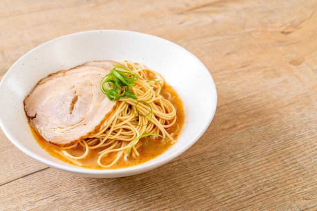 tonkotsu ramen noodles with chaashu pork