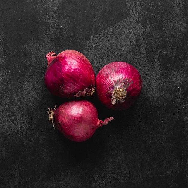 Top view arrangement of red onions