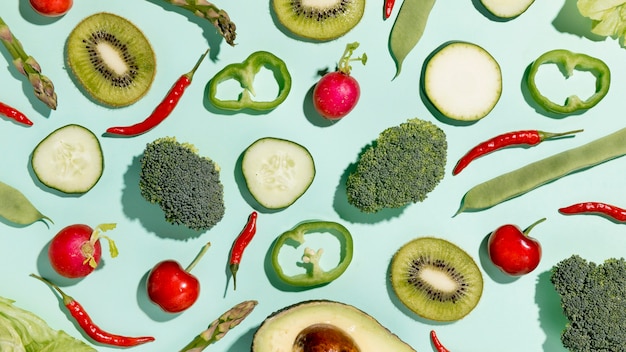 Top view of kiwi with broccoli and vegetables