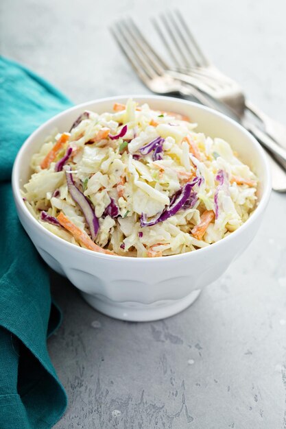 Photo traditional cole slaw salad