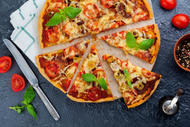 Traditional Italian pizza with tomato