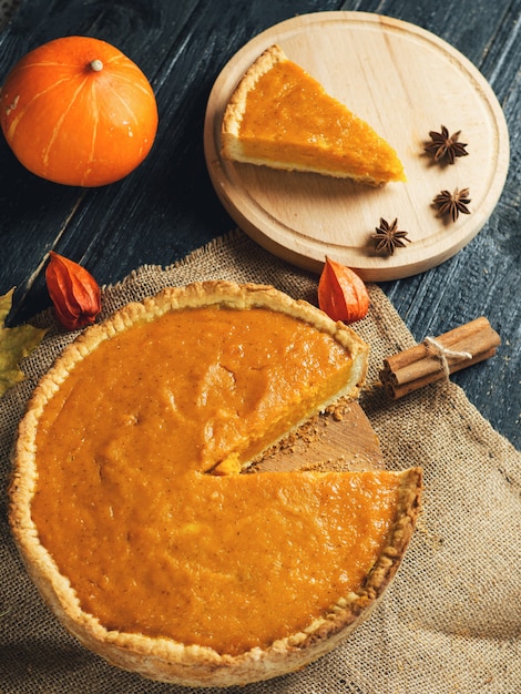 traditional pumpkin pie for thanksgiving