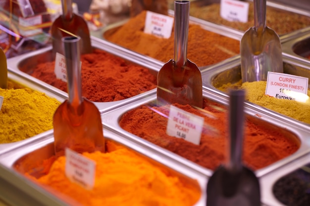 Photo traditional spices market in barcelona.