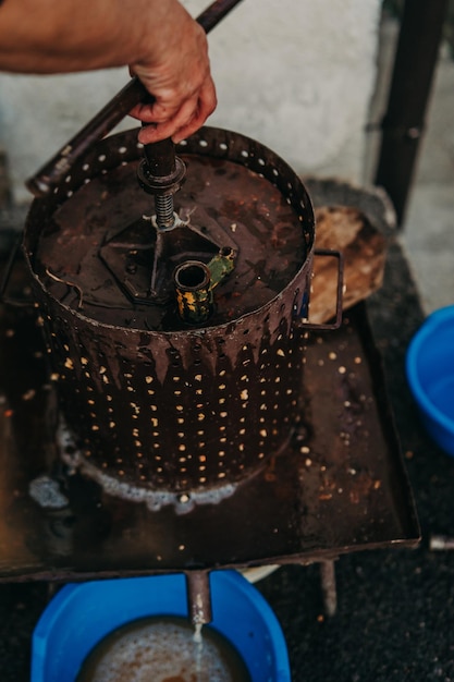 the traditional way of making vinegar