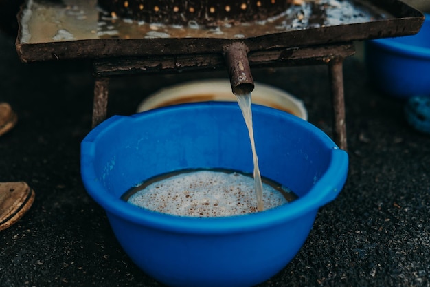 the traditional way of making vinegar