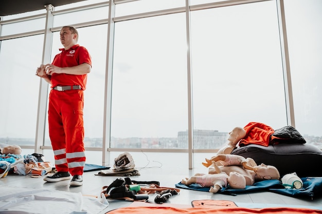 Training on emergency medical care was conducted by a Red Cross instructor in the office space