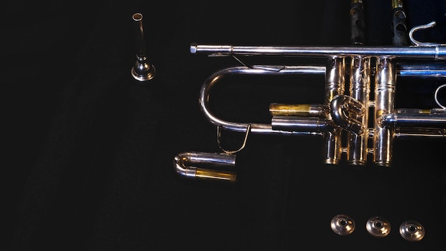 Photo trumpet disassembled