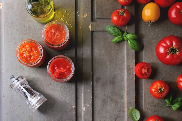 Photo variety of tomato sauces