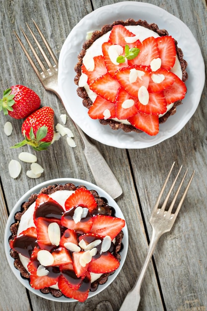 Vegan tartelette with fresh strawberries