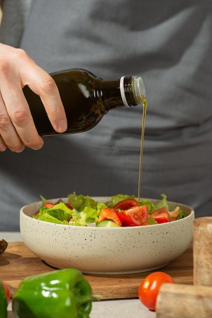 Vegetable salad dressing with oil