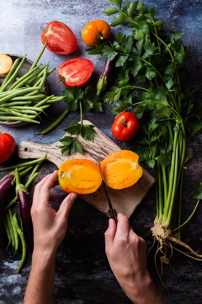 Photo vegetable still life harvest of tomatoes eggplant celery string beans the chef prepares