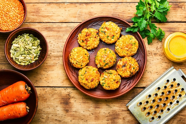 Vegetarian carrot and lentil cutlets