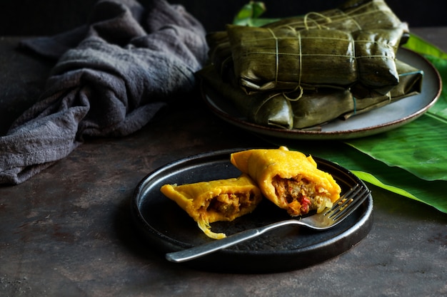 Photo venezuelan christmas food, hallacas or tamales