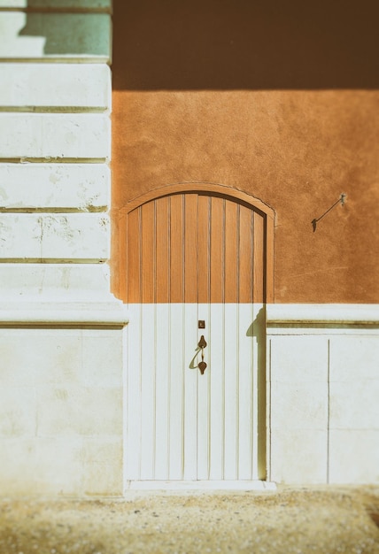 Vertical shot of a door of a buildi