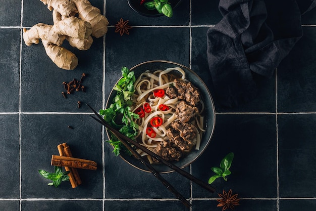 Photo vietnamese pho bo soup with beef