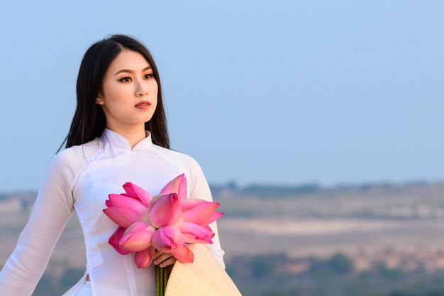 Vietnamese woman with traditional clothes