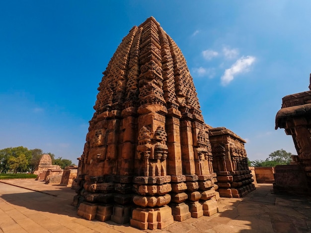 Photo view of historical building against sky