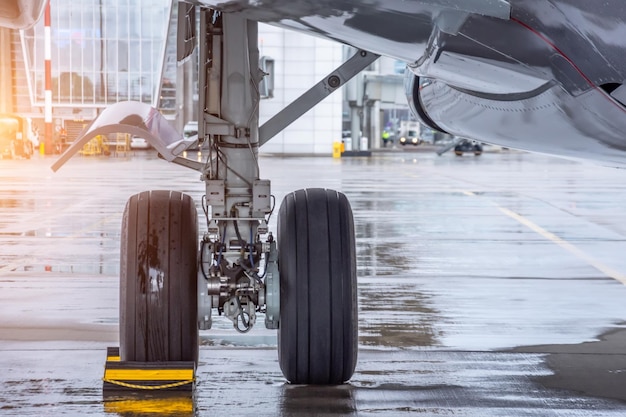 Photo view of the landing gear under the wing