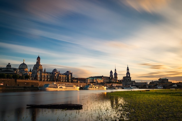 View of the oldtown of Dresden from the Neustaedter Elbufer, including the Frauenkirche.