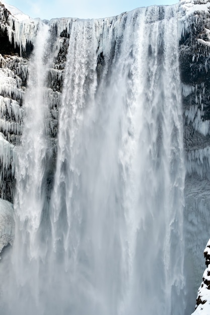 Photo view of skogafoss waterfall in winter