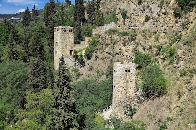 Photo the vintage castle in tbilisi city of georgia