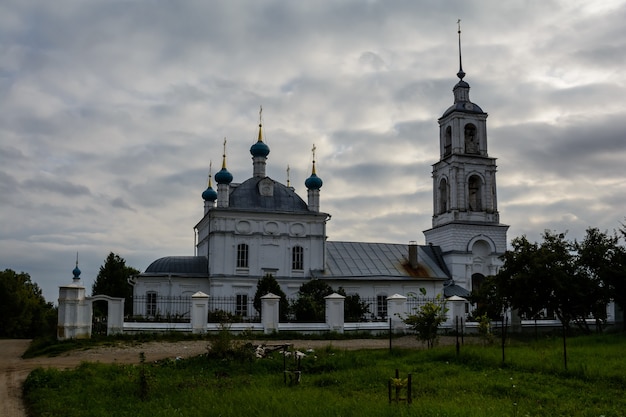 Virginchristmas church pleshcheyevo lake the blue stone stories and legends