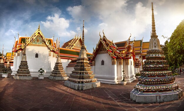 Wat Pho in Bangkok at sunset