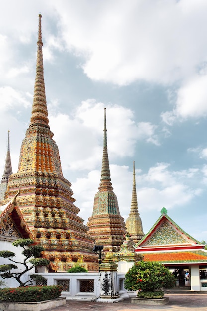 Photo wat pho temple bangkok