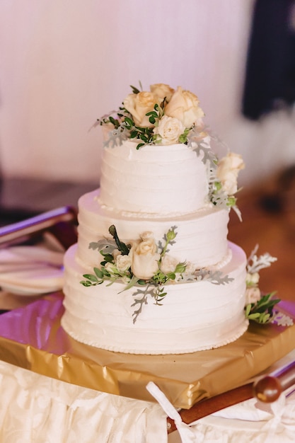 Wedding cake for celebrating marriage and holding a banquet