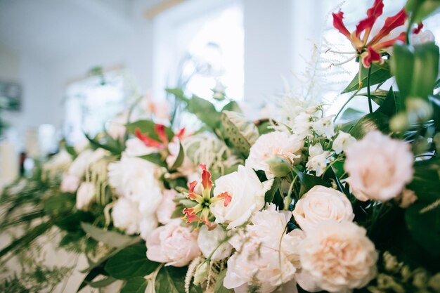 Wedding decorations of the restaurant are fresh flowersx9